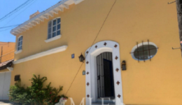 Casa Amarilla